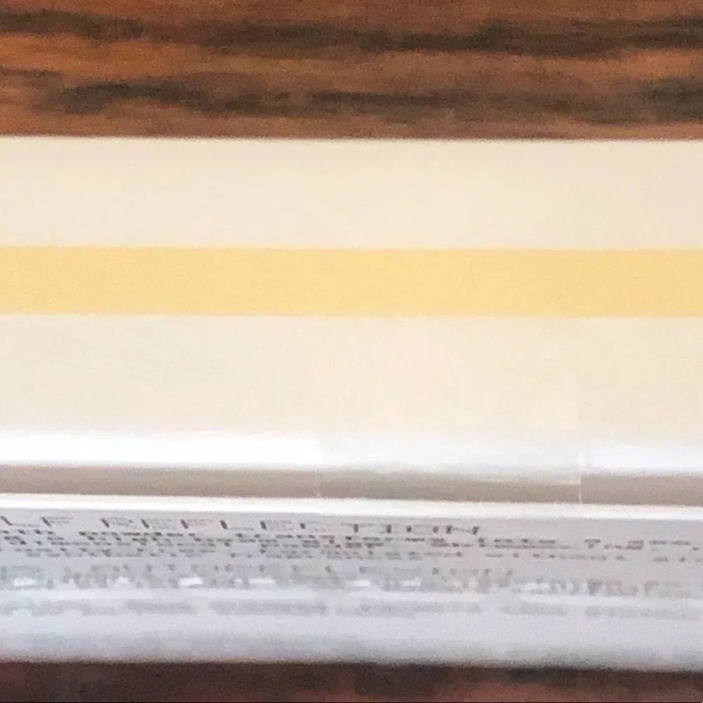 Light Lock Powder Pressed High Beam Powder NEW - Picture 7 of 10